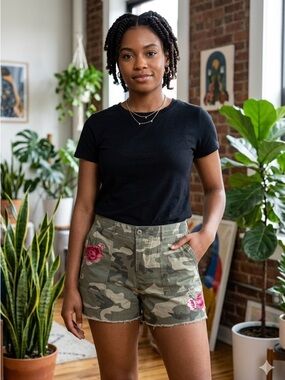 Venus Camo Embroidered Utility Shorts - Olive Green